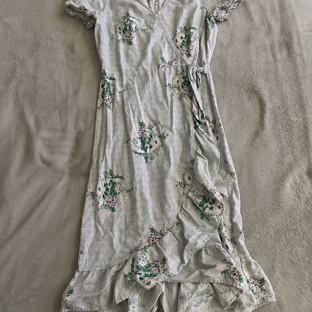 Chic Floral Ruffle Dress